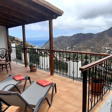 Casa La Sabina Roja 1 - Casa Con Impresionantes Vistas Sobre Hermigua Y El Mar Exterior foto